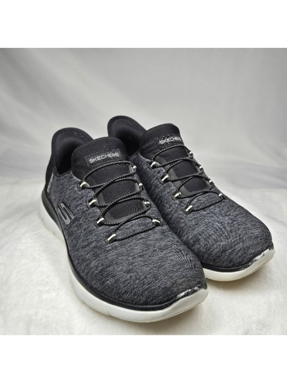 Sketchers Women's 8.5 Black White Slip-Ins Hands Free Memory Foam Stretch Fit